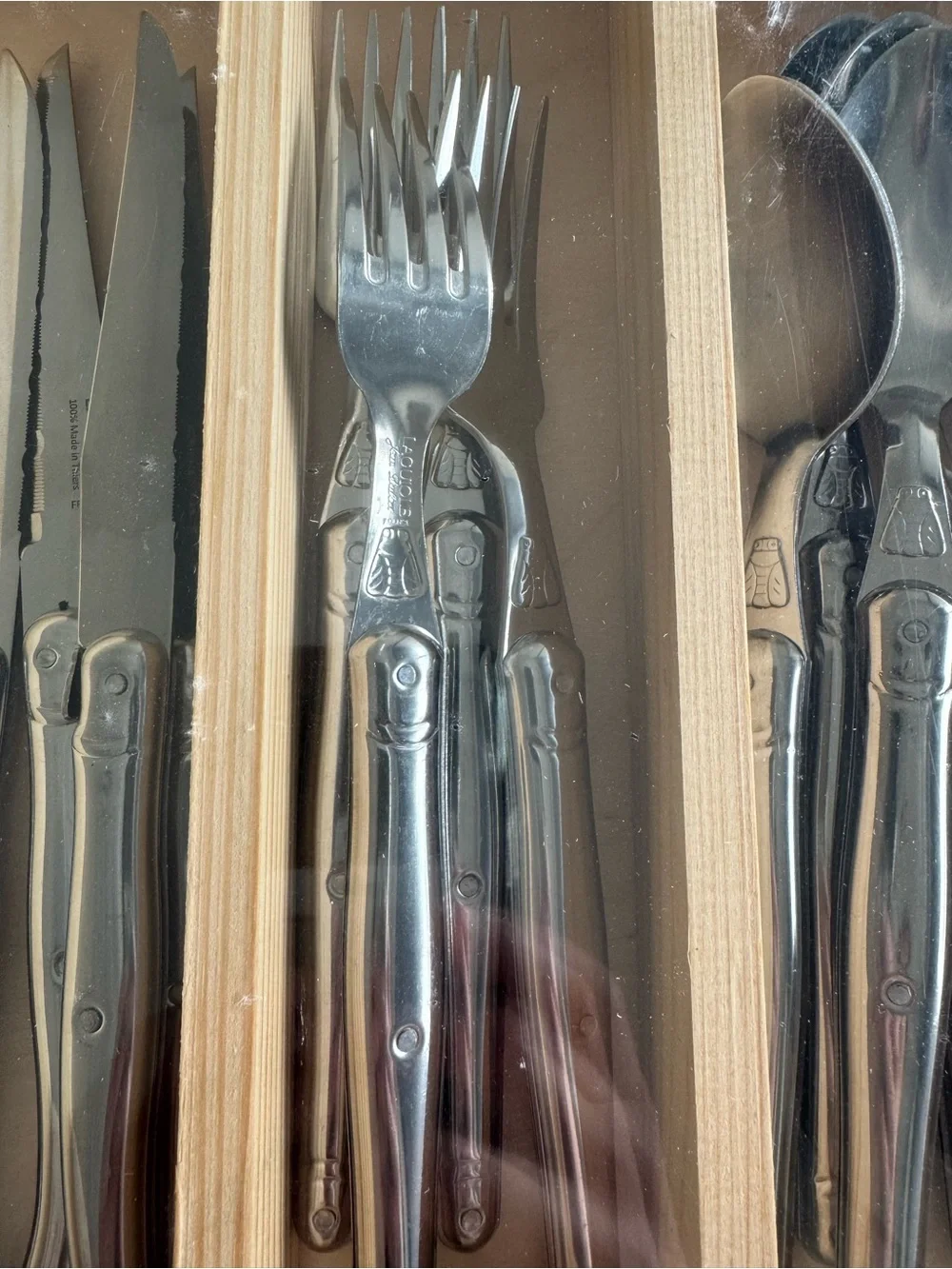 Laguiole 16-Piece Flatware Set